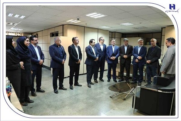 بازدید روزانه مدیران بانک صادرات از شعب، ستاد بانک و
مجموعه‌های تولیدی