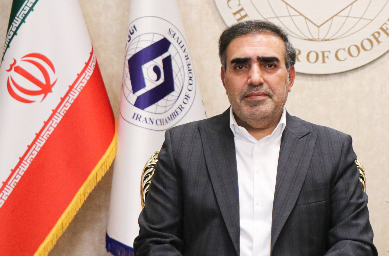 زنجیره‌های تعاونی تولید و توزیع کشور در حال تامین کالاهای
اساسی هستند