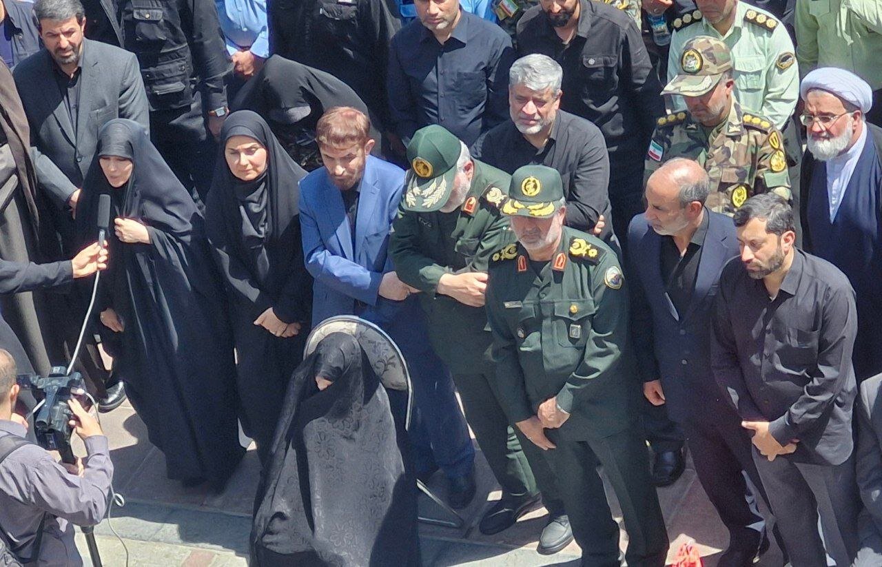 صادق: دشمنان در محاسبات خود درباره ایران اشتباه
کردند