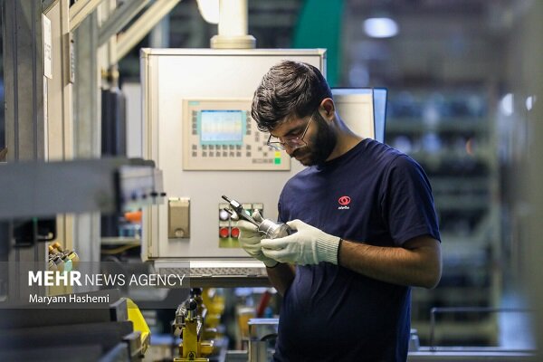 طرح های جدید وزارت کار برای آموزش کارگران در بنگاه های
اقتصادی