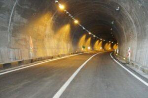اجرای عملیات گسترده ایمنی و نگهداری در مسیر تونل فجر