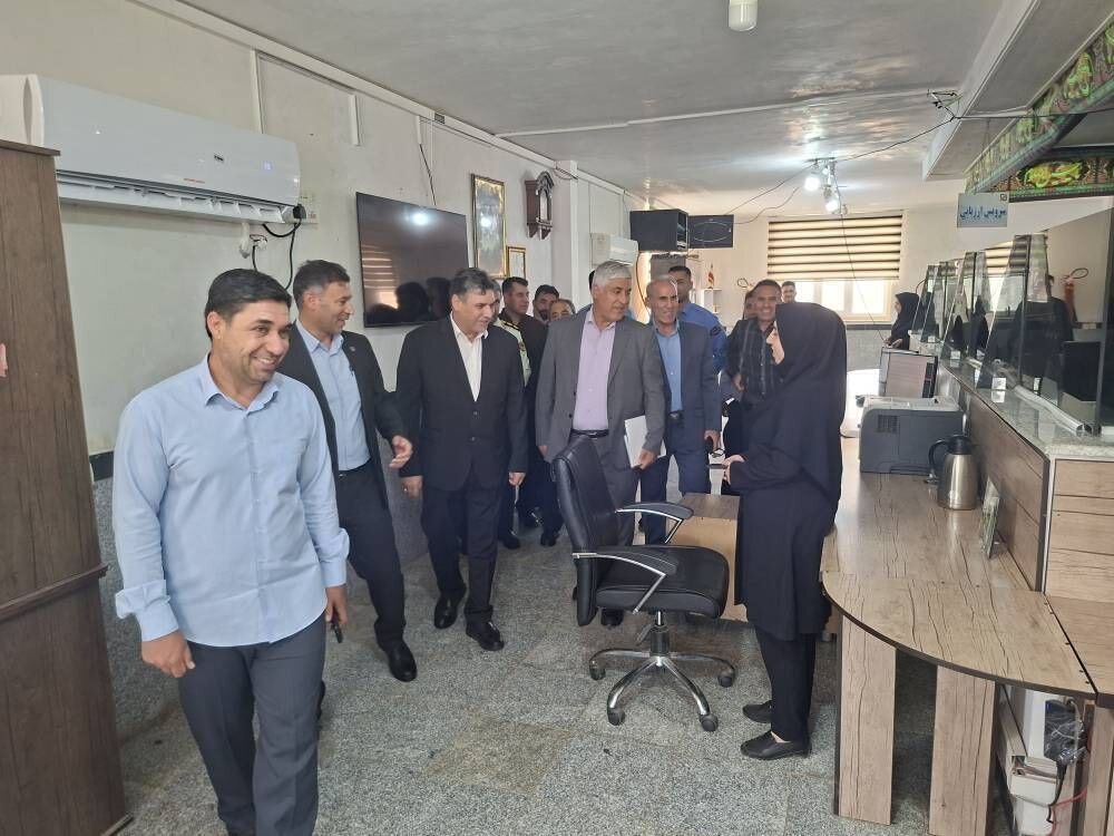 بازدید معاونین گمرک ایران و هیئت همراه از اداره کل گمرکات
استان ایلام