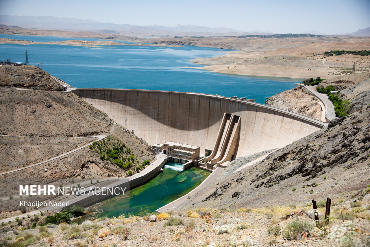 بحران فرونشست اصفهان با انتقال آب دریای عمان حل
نمی‌شود