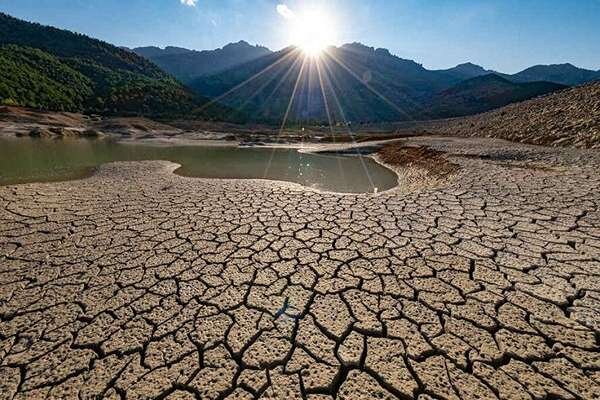 خشکسالی دامن‌گیر تهران شد؛ کاهش حداکثری فشار یا قطعی
آب؟