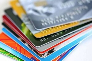 دستور به موقع وزیر اقتصاد برای مبارزه با فساد بانکی و
پولشویی