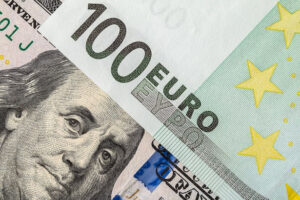 قیمت ارز مرکز مبادله امروز ۱۸ تیر؛ هر اسکناس دلار ۷۱ هزار و
۵۳۶ تومان
