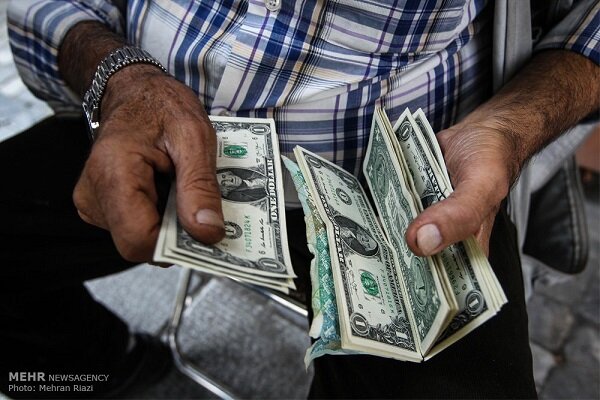 نرخ یورو و دلار دولتی امروز پنج شنبه ۱۱ تیر ۱۴۰۴ + کارمزد
ارز اربعین