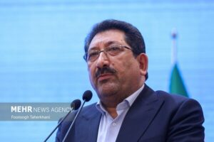 وزیر صمت: دولت از صنایع آسیب دیده از تهاجم رژیم صهیونیستی
حمایت می‌کند