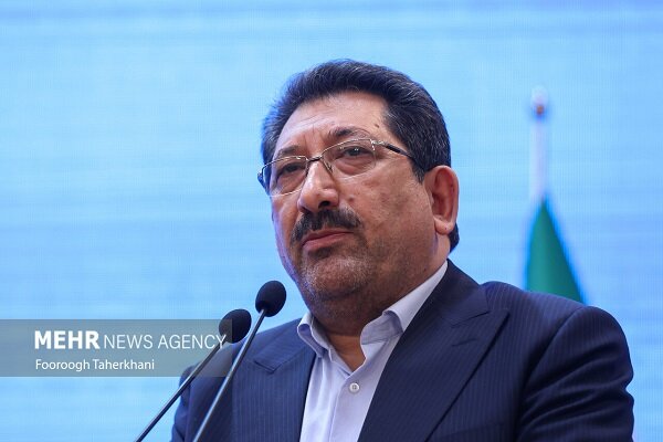 وزیر صمت: دولت از صنایع آسیب دیده از تهاجم رژیم صهیونیستی
حمایت می‌کند