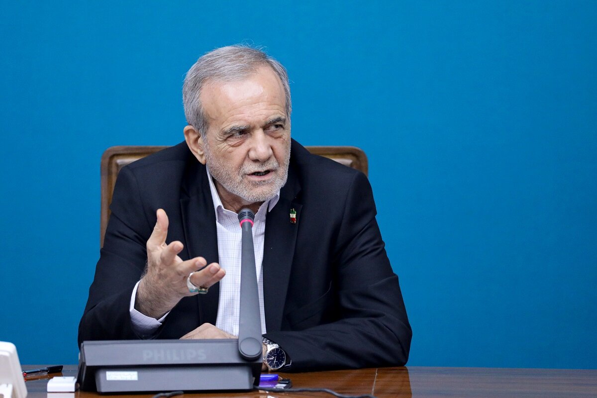 پزشکیان: اگر منابع داشتیم همین امروز پایتخت را به جنوب
انتقال می‌دادیم