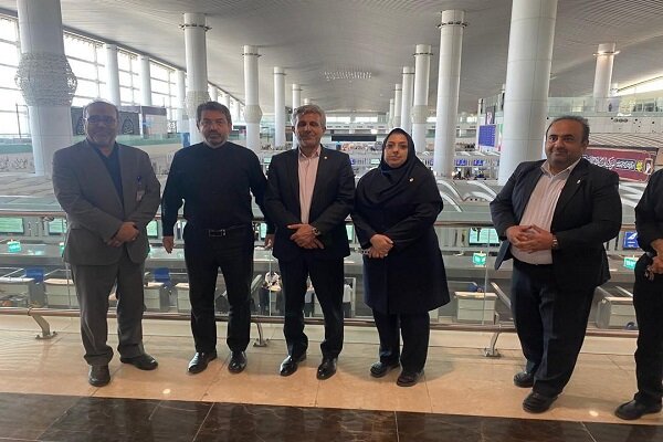 بازدید مدیران ارشد بانک ملی ایران از خدمت‌رسانی به زائران
اربعین 