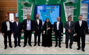 بازدید وزیر راه از غرفه ایران در اجلاس کشورهای محصور در
خشکی