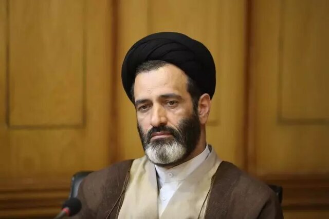 تک‌نرخی شدن ارز، عدالت اقتصادی را برقرار و رانت‌ها را حذف
می‌کند