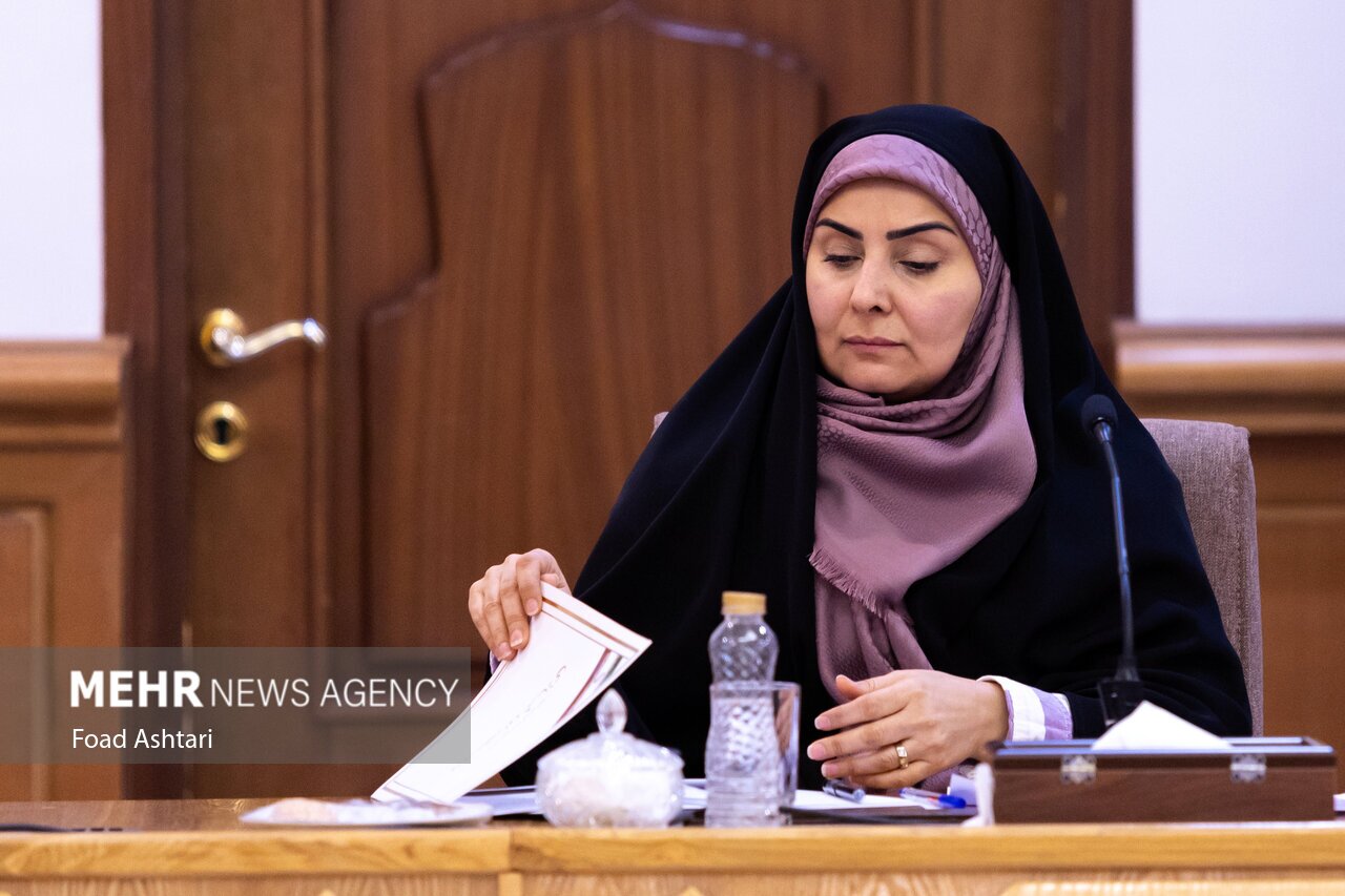 صادق: تاخیر در صدور پروانه‌های ساختمانی قابل قبول
نیست