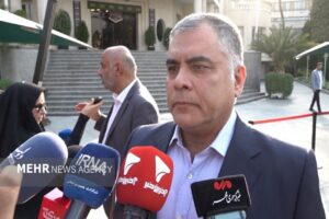 پاک‌نژاد: قیمت بنزین سوپر احتمالاً به بیش از ۵۰ هزار تومان
برسد