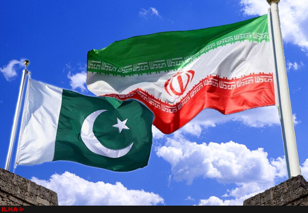 ۲ سند تفاهم‌نامه همکاری بین ایران و پاکستان به امضا
رسید