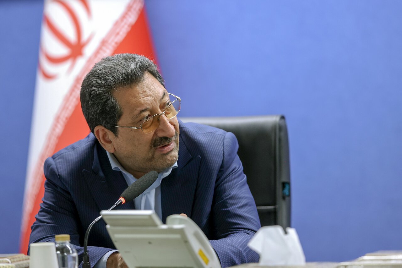 افزایش سهم معادن در توسعه محلی از اولویت‌های وزارت صمت
است