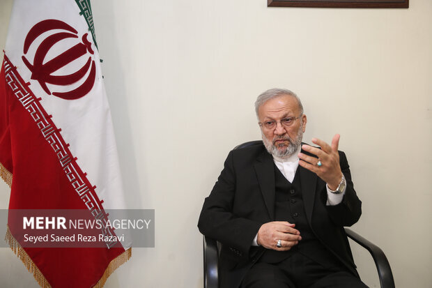 انتقاد متکی از خصوصی‌سازی؛ ۹۷ درصد پیمانکاری‌ها در دست دولت
و نهادهاست