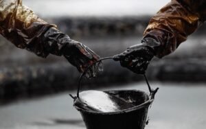 سقوط قیمت نفت خام WTI و برنت همزمان با نگرانی از افزایش عرضه
اوپک‌پلاس