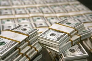سود کاسبان تحریم در افزایش قیمت دلار است