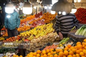 قیمت هر کیلو گرم خیار بین ۶۸ تا ۸۹ هزار تومان متغیر
است