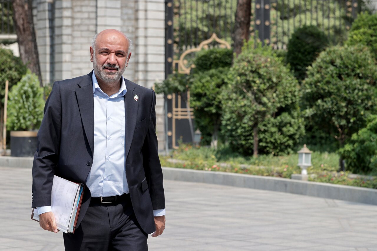 میدری: غیر از مسکن، سایر هزینه‌ها در شهرها یکسان هستند+
فیلم