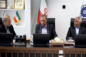 یک تیم اقتصادی با محوریت اتاق بازرگانی در مذاکرات سیاسی حضور
یابد
