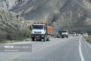 مشکل تردد کامیون‌های ایرانی در مرز افغانستان برطرف
شد