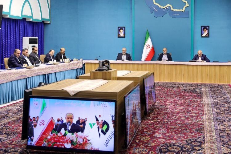 پزشکیان:قراردادهای ساخت نیروگاه‌ خورشیدی را می توان یک ساله
افتتاح کرد